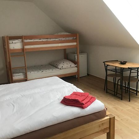 Penzion U Kostela Kuzelov Luaran gambar