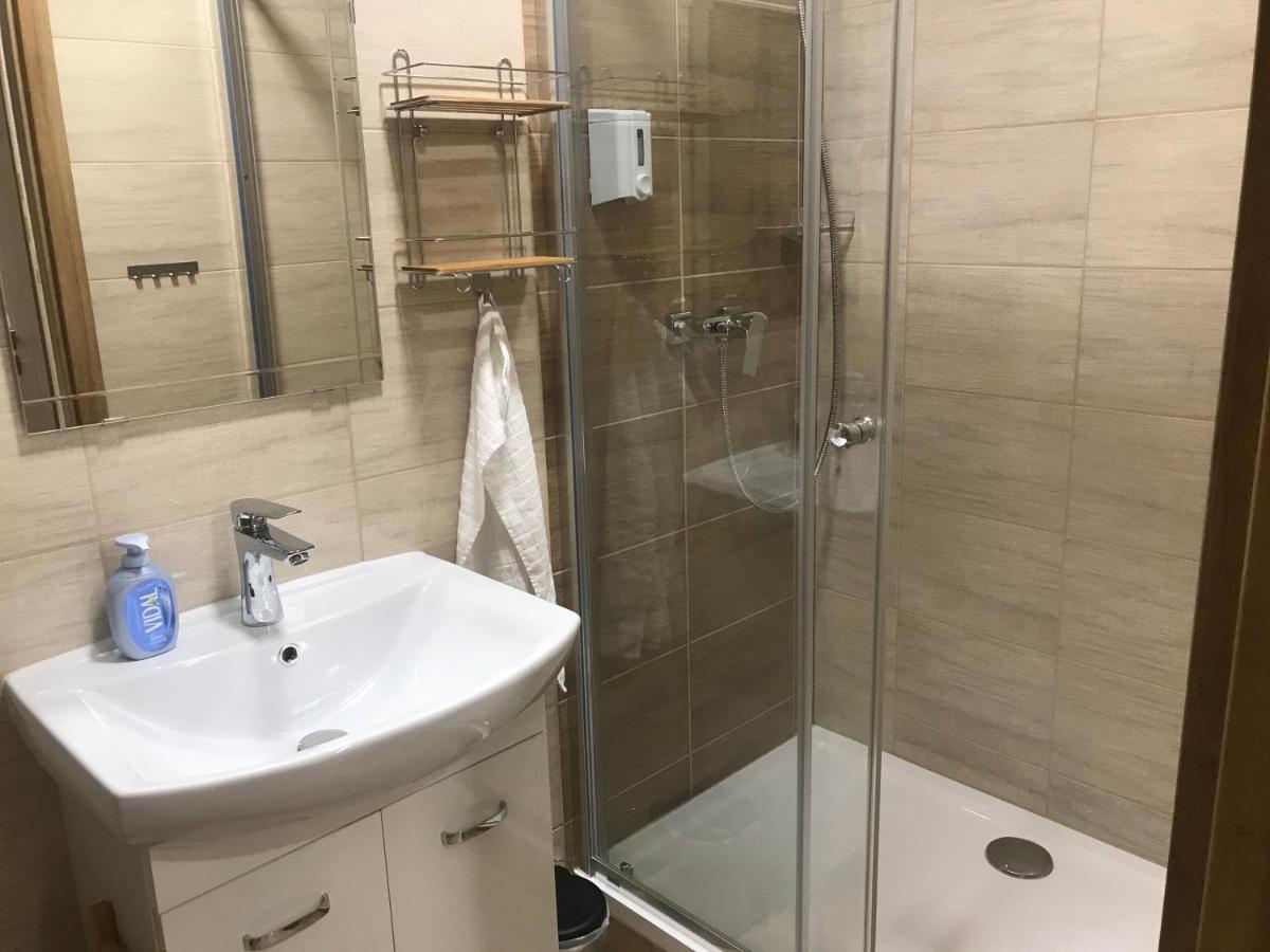 Penzion U Kostela Kuzelov Luaran gambar