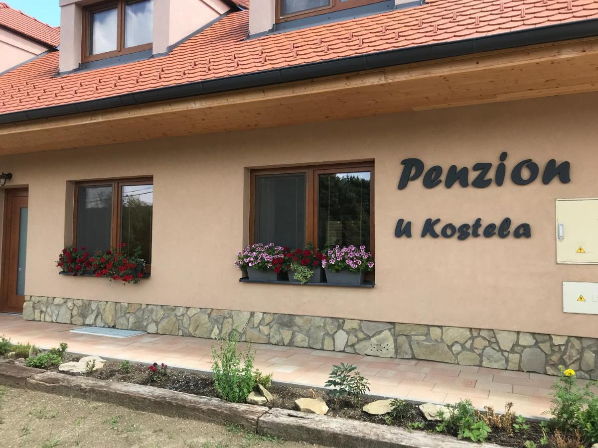 Penzion U Kostela Hotel Kuzelov Luaran gambar